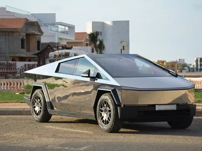 2024 تيسلا سايبر تراك