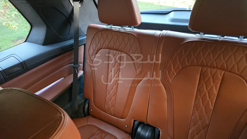 2022 BMW X Series 7 M kit