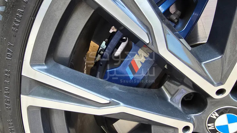 2022 BMW X Series 7 M kit