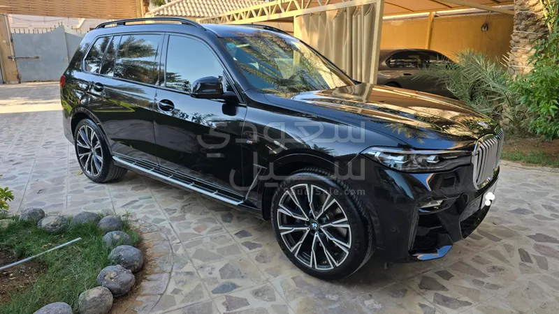 2022 BMW X Series 7 M kit