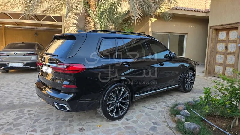 2022 BMW X Series 7 M kit