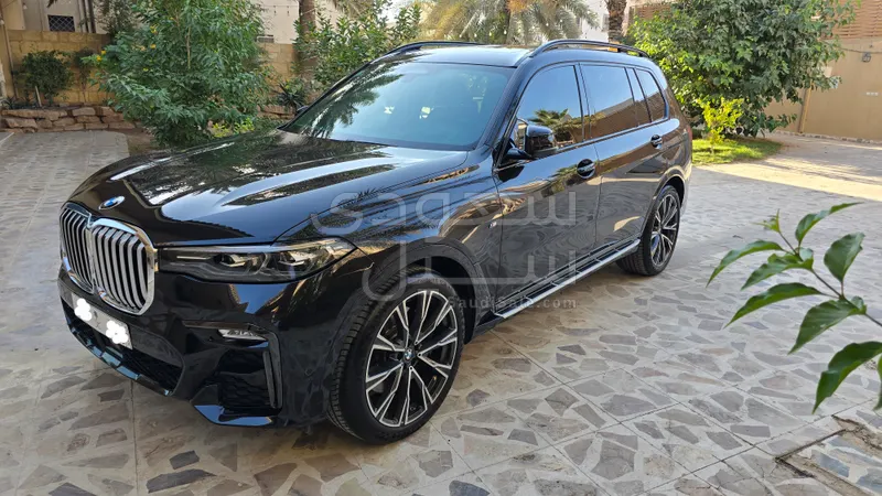 2022 BMW X Series 7 M kit