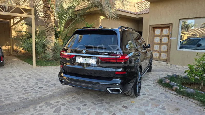 2022 BMW X Series 7 M kit