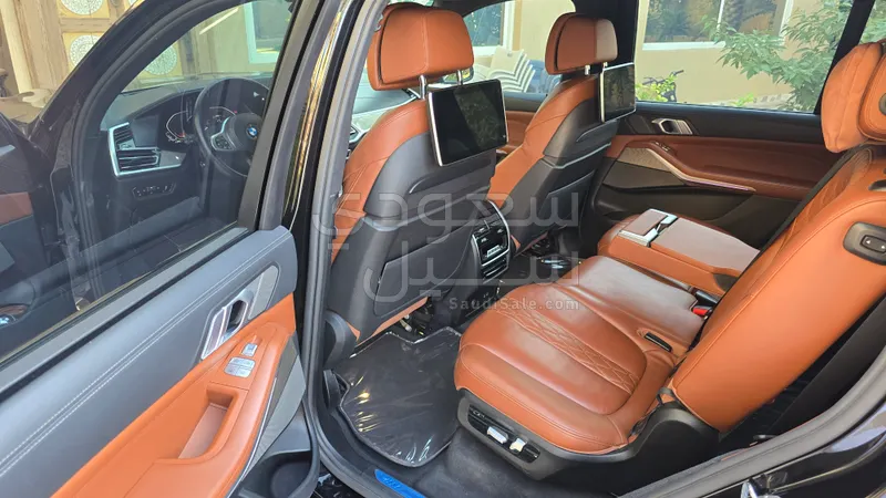 2022 BMW X Series 7 M kit