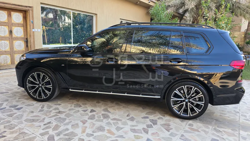 2022 BMW X Series 7 M kit