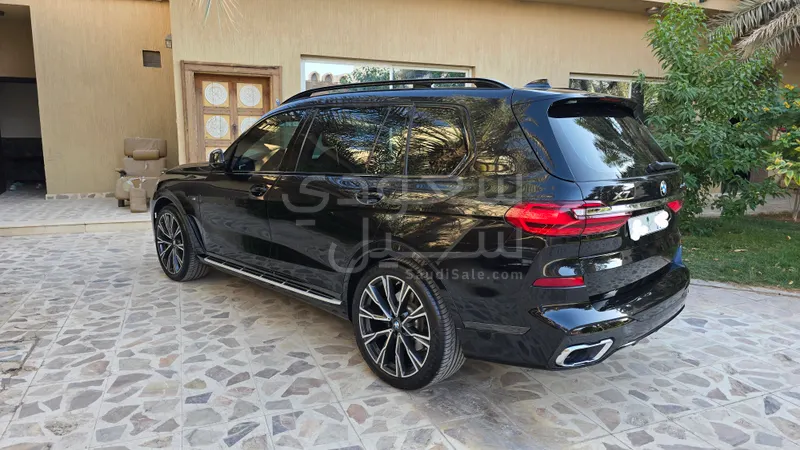2022 BMW X Series 7 M kit