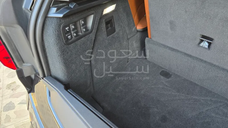 2022 BMW X Series 7 M kit