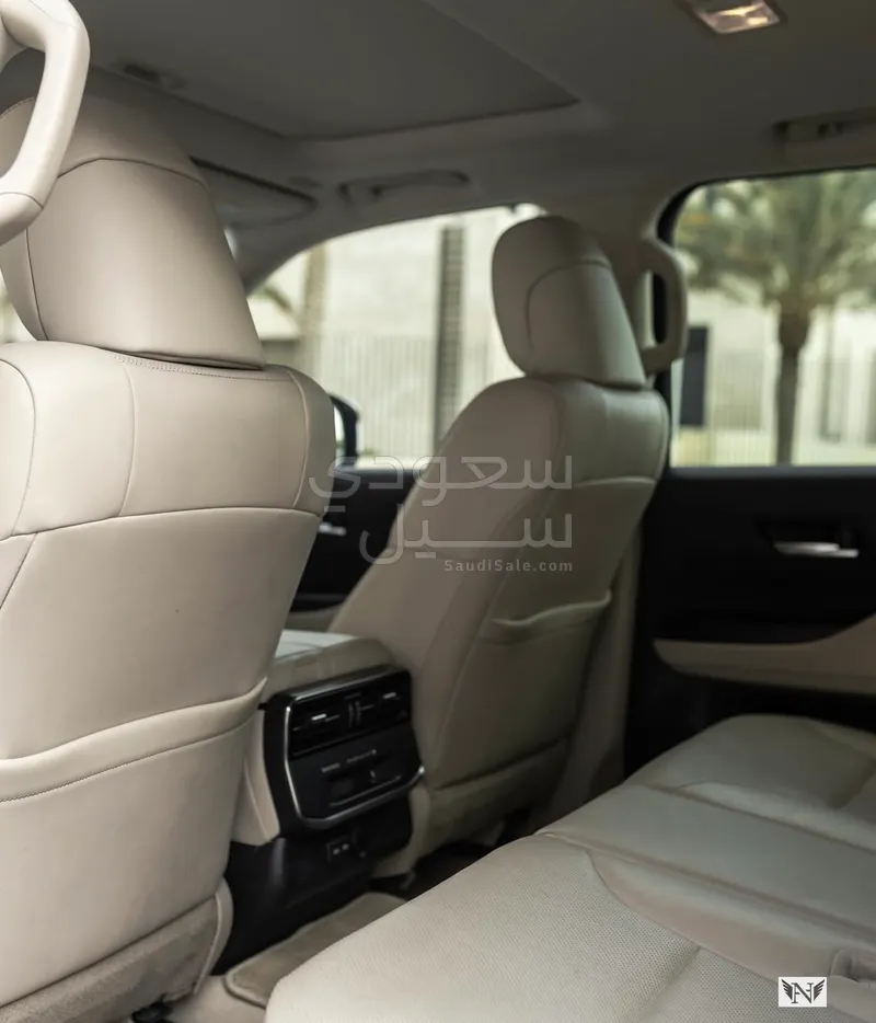 2022 Toyota Land Cruiser GXR