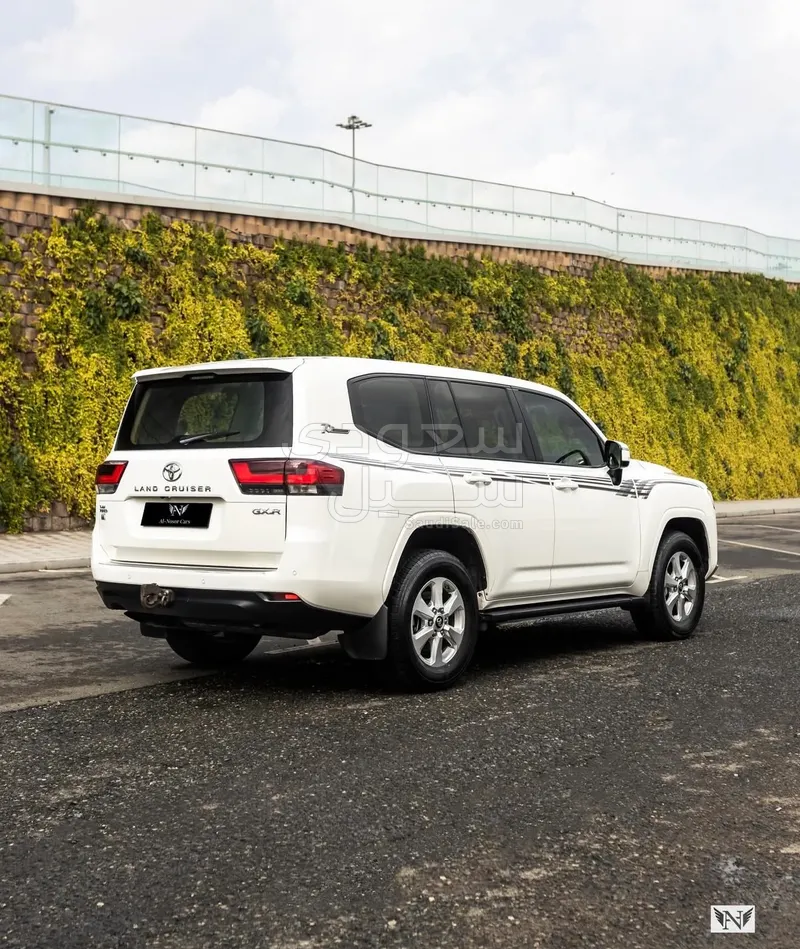 2022 Toyota Land Cruiser GXR