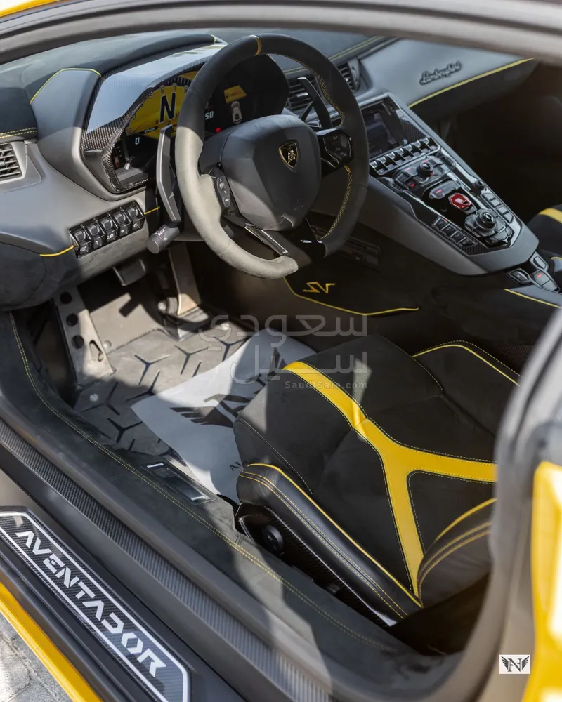 2016 Lamborghini Aventador SV