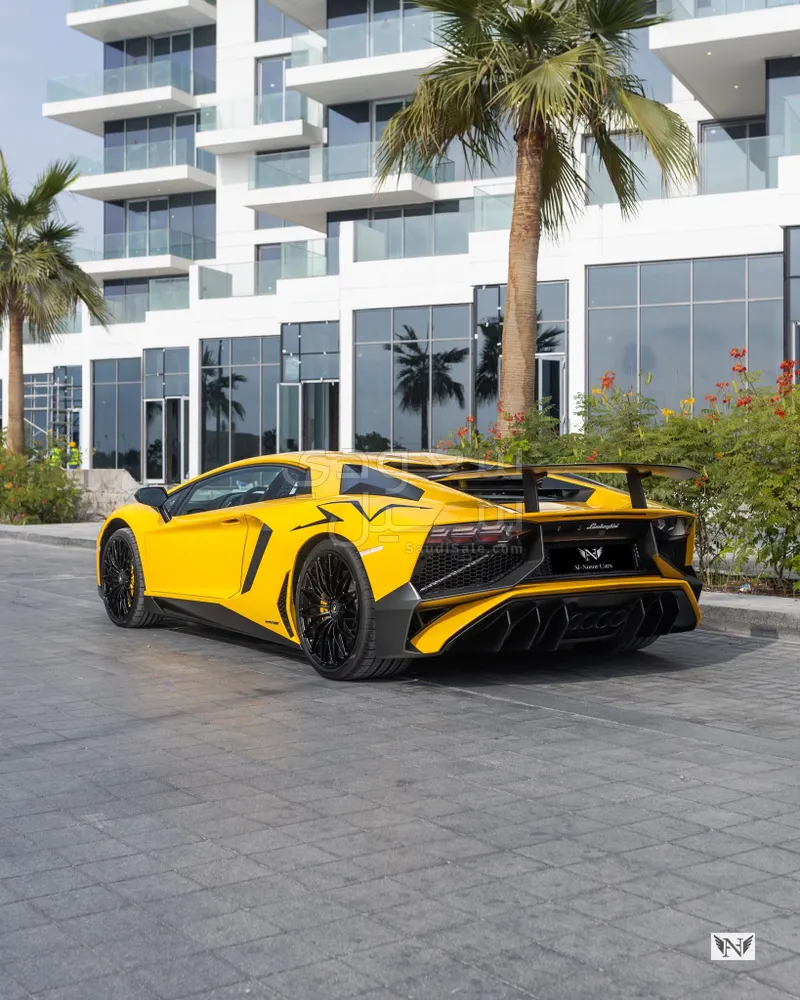 2016 Lamborghini Aventador SV