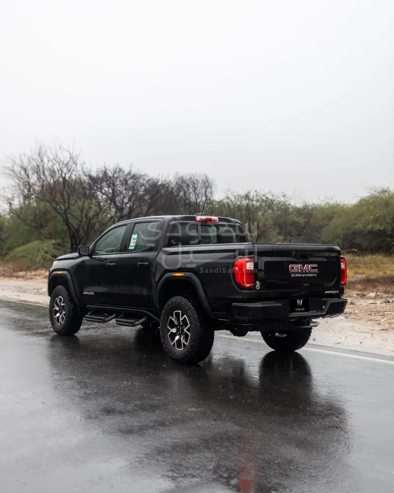 2025 GMC CANYON AT4