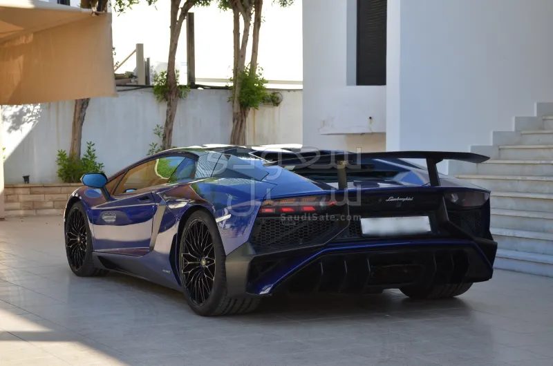 2016 Lamborghini Aventador SV