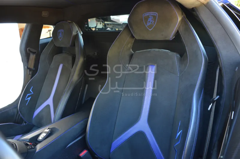 2016 Lamborghini Aventador SV