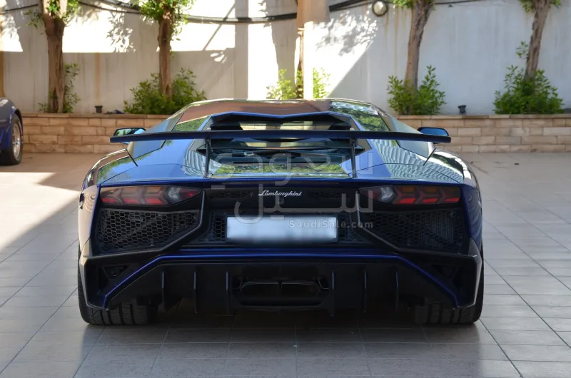 2016 Lamborghini Aventador SV