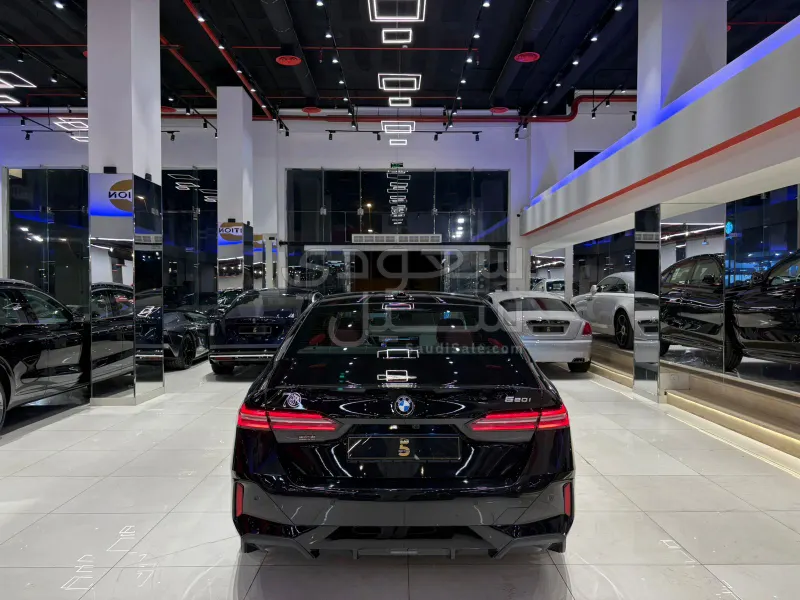 2026 BMW 5 Series 520i Mkit