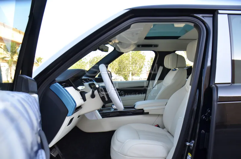 2025 Land Rover Range Rover Autobiography