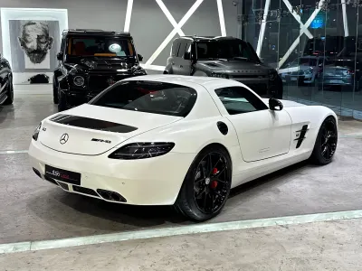 2011 مرسيدس - بنز إس إل إس