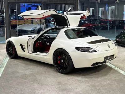 2011 مرسيدس - بنز إس إل إس