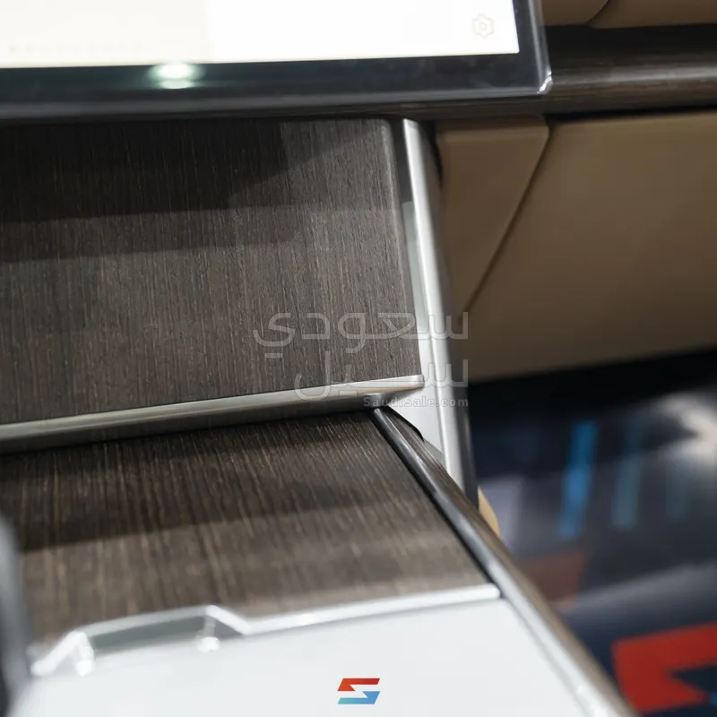 2025 لاند روفر رينج روفر اتش اس اي