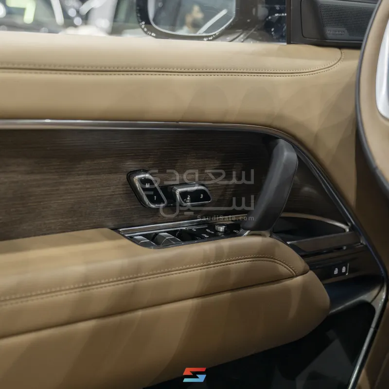 2025 لاند روفر رينج روفر اتش اس اي