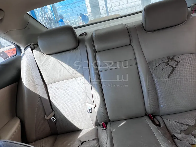 2008 لكزس إي إس 350