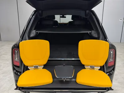 2021 رولز رويس كولينان بلاك بادج