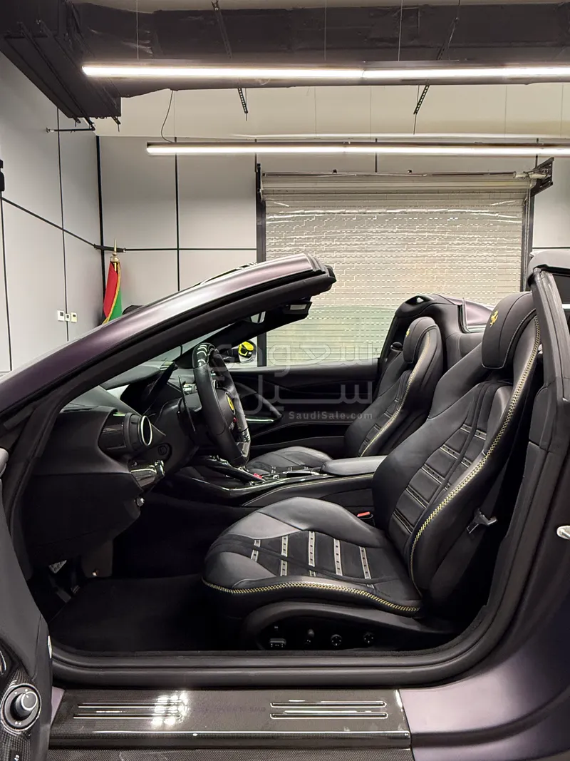 2022 فيراري 812 جي تي اس