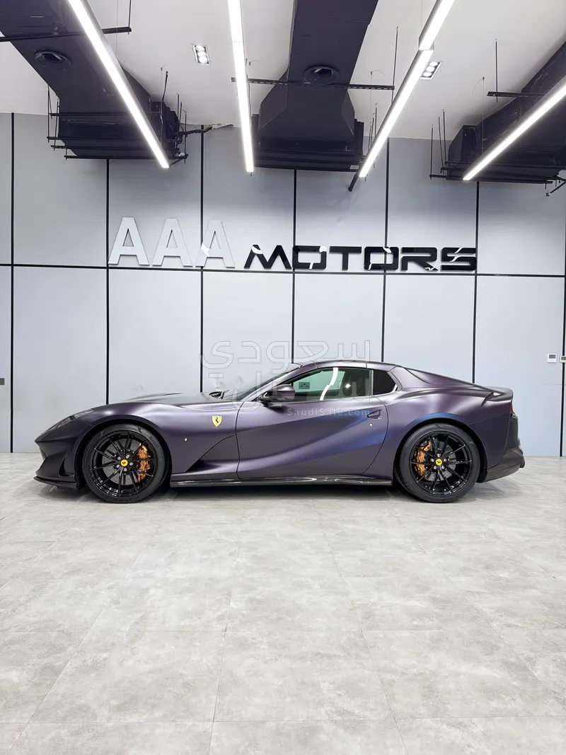 2022 فيراري 812 جي تي اس