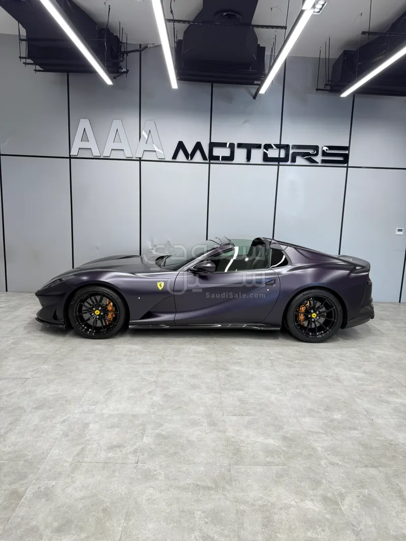 2022 فيراري 812 جي تي اس