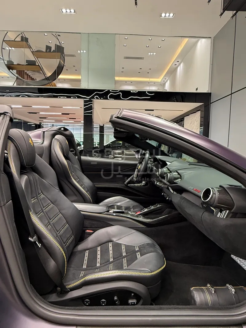 2022 فيراري 812 جي تي اس