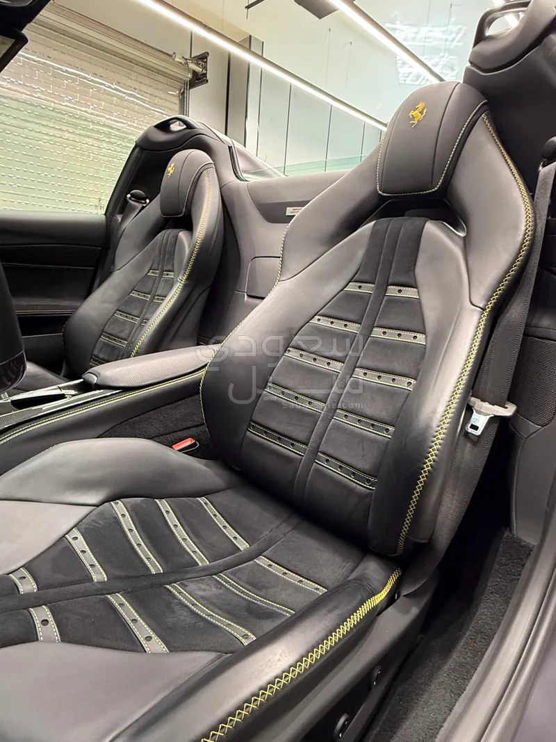 2022 فيراري 812 جي تي اس