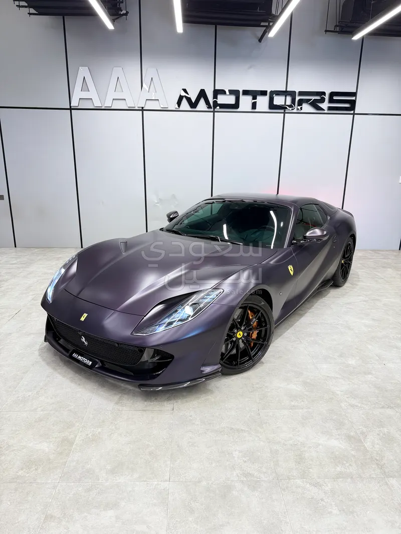 2022 فيراري 812 جي تي اس