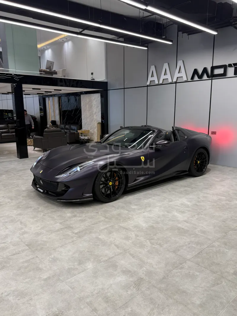 2022 فيراري 812 جي تي اس