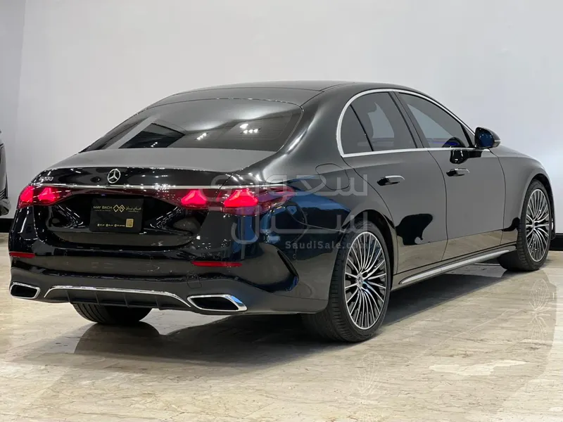 2024 مرسيدس - بنز إي 180