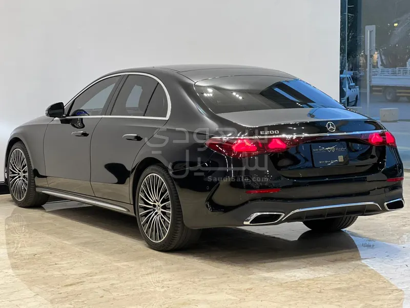 2024 مرسيدس - بنز إي 180