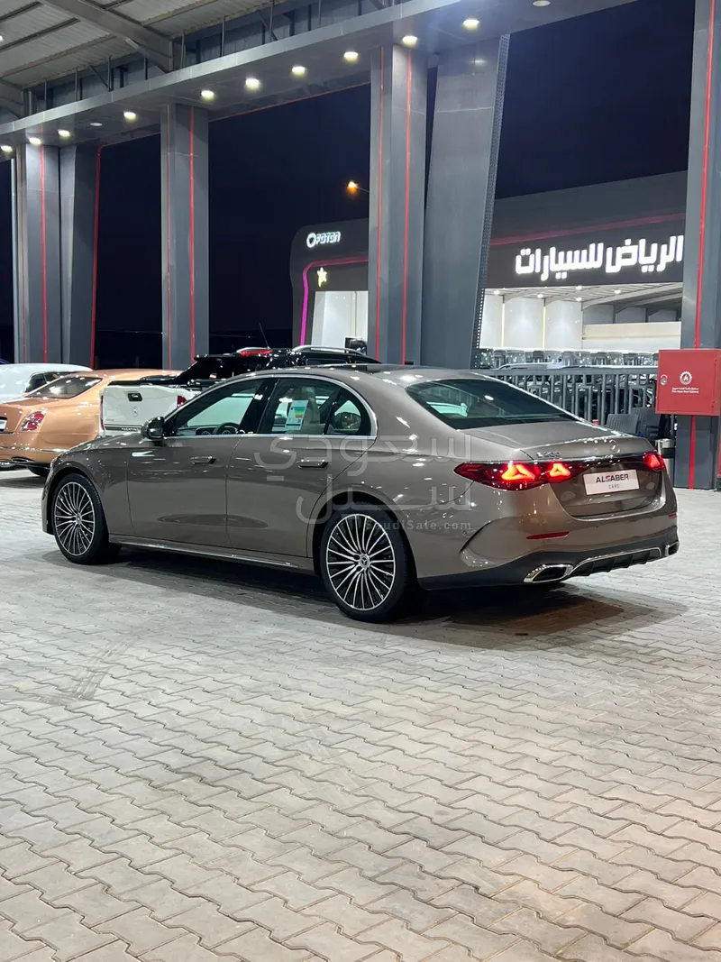 2026 Mercedes-Benz E 200