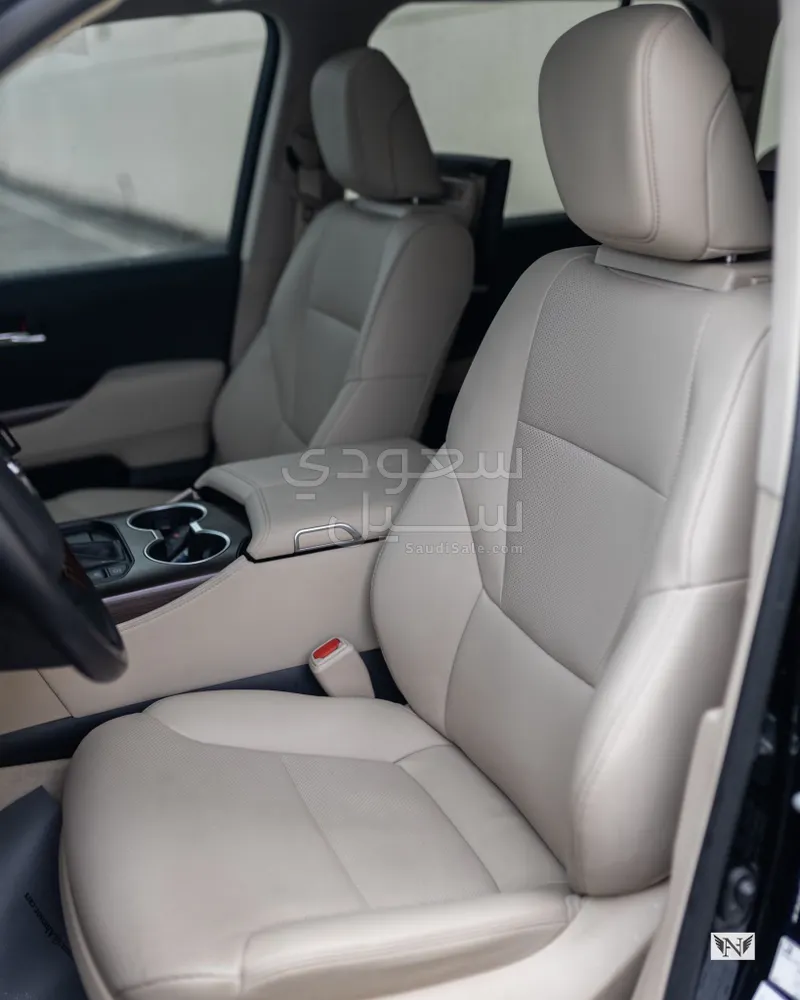 2024 Toyota Land Cruiser GXR