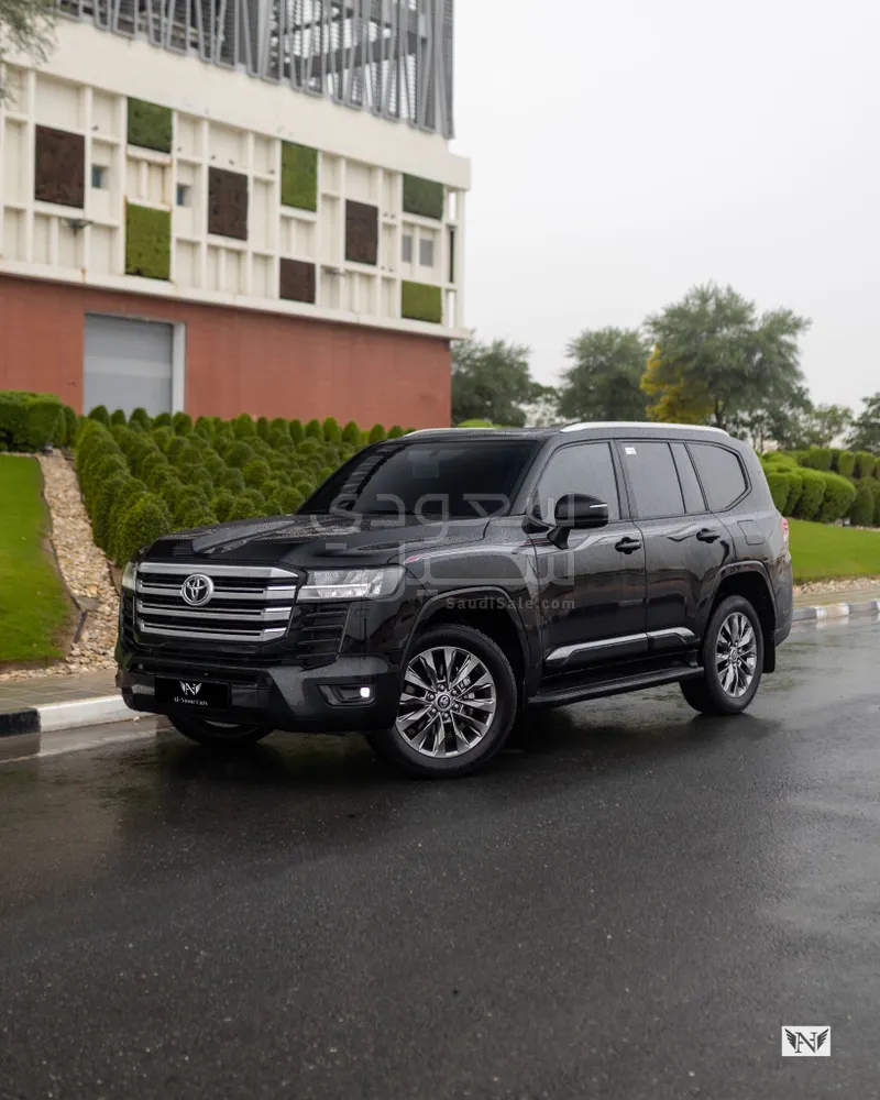 2024 Toyota Land Cruiser GXR