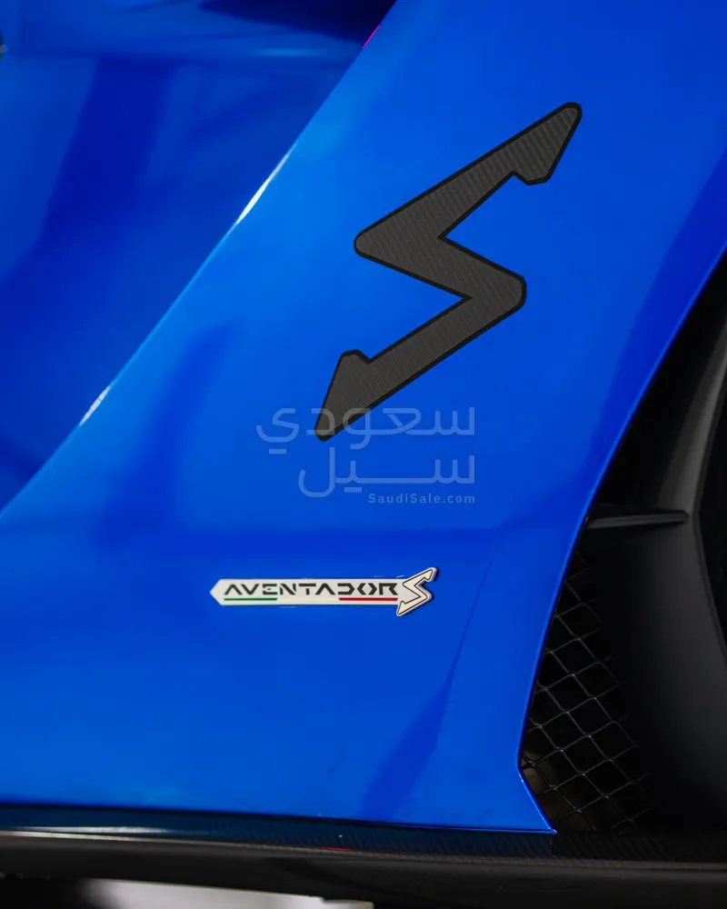 2019 لمبرجيني افنتادور اس رودستر