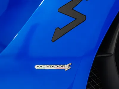 2019 لمبرجيني افنتادور اس رودستر