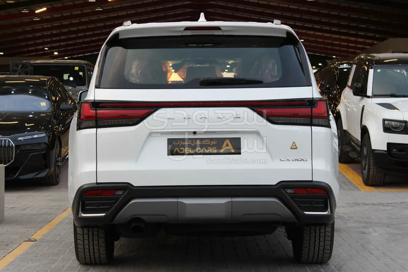 2025 لكزس إل إكس 600