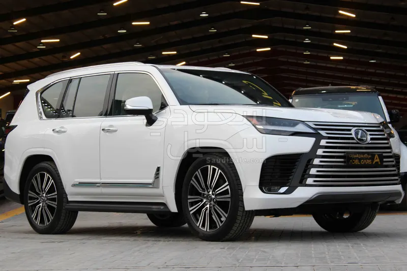 2025 لكزس إل إكس 600
