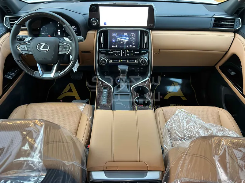 2025 لكزس إل إكس 600