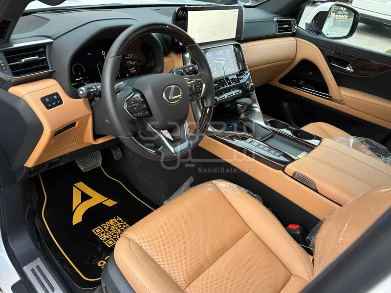 2025 لكزس إل إكس 600