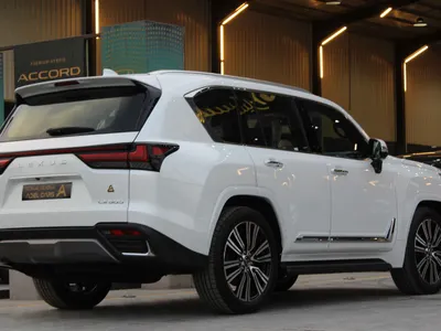 2025 لكزس إل إكس 600