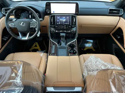 2025 لكزس إل إكس 600