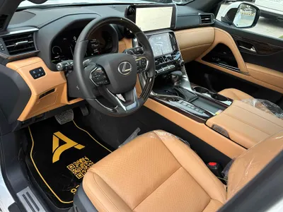 2025 لكزس إل إكس 600