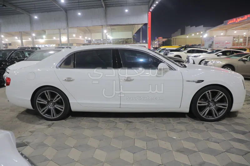 2015 بنتلي كونتيننتل فلاينج سبير