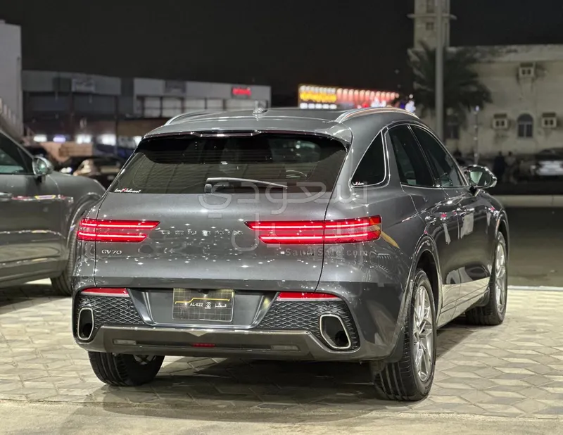 2021 جينيسيس جي في 70